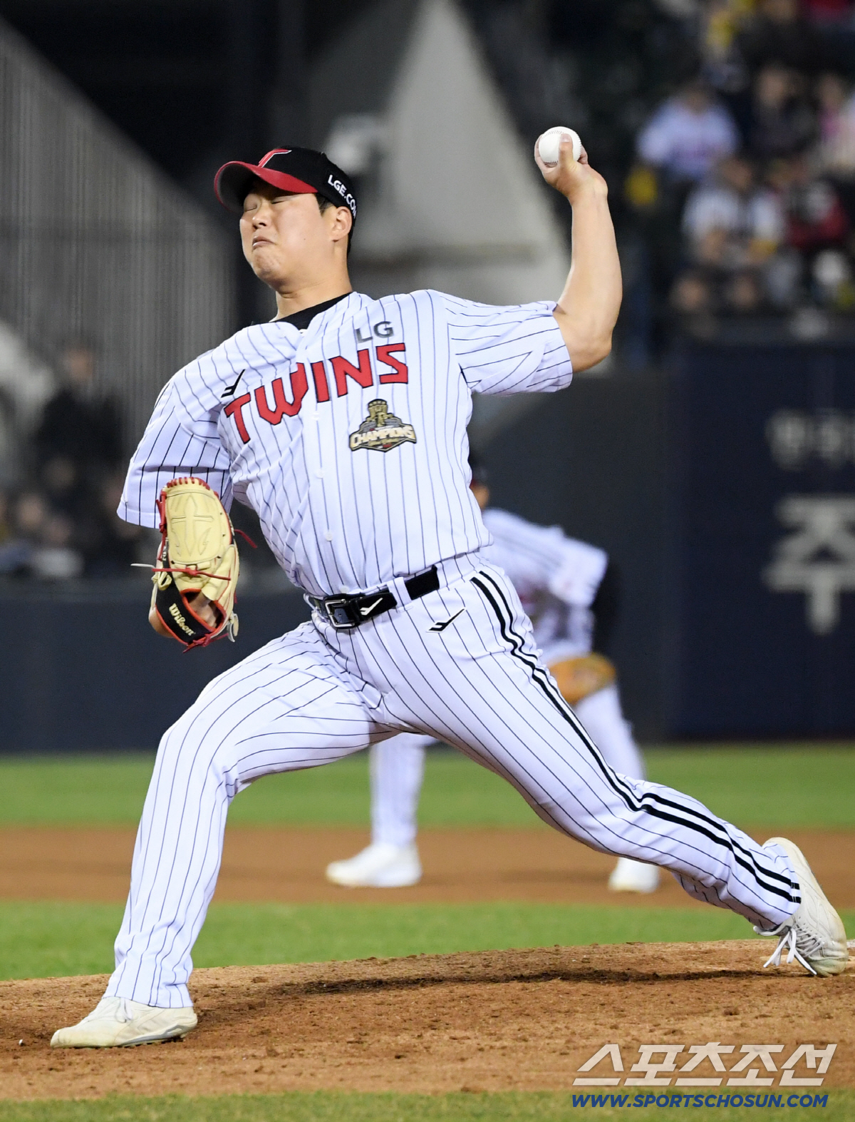 1일 잠실구장에서 열린 LG와 KIA의 경기. LG 함덕주가 역투하고 있다. 잠실=박재만 기자 pjm@sportschosun.com/2026.04.01/