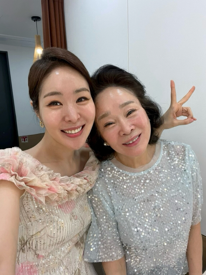 미자, 홈쇼핑 하루 매출 '10억' 잭팟 터졌다..."母 전성애와 함께한 방송 다 매진"