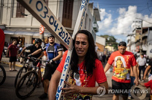 비행기 추락에 버스 전복까지…다사다난 중남미 명절 '성 주간'