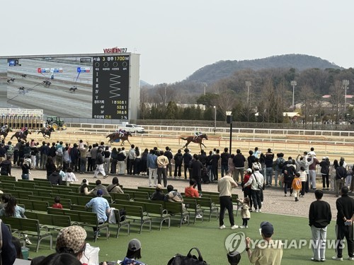 (서울=연합뉴스) 강민지 인턴기자 = 지난달 29일 과천경마장(렛츠런파크서울)의 모습. 2026.4.4