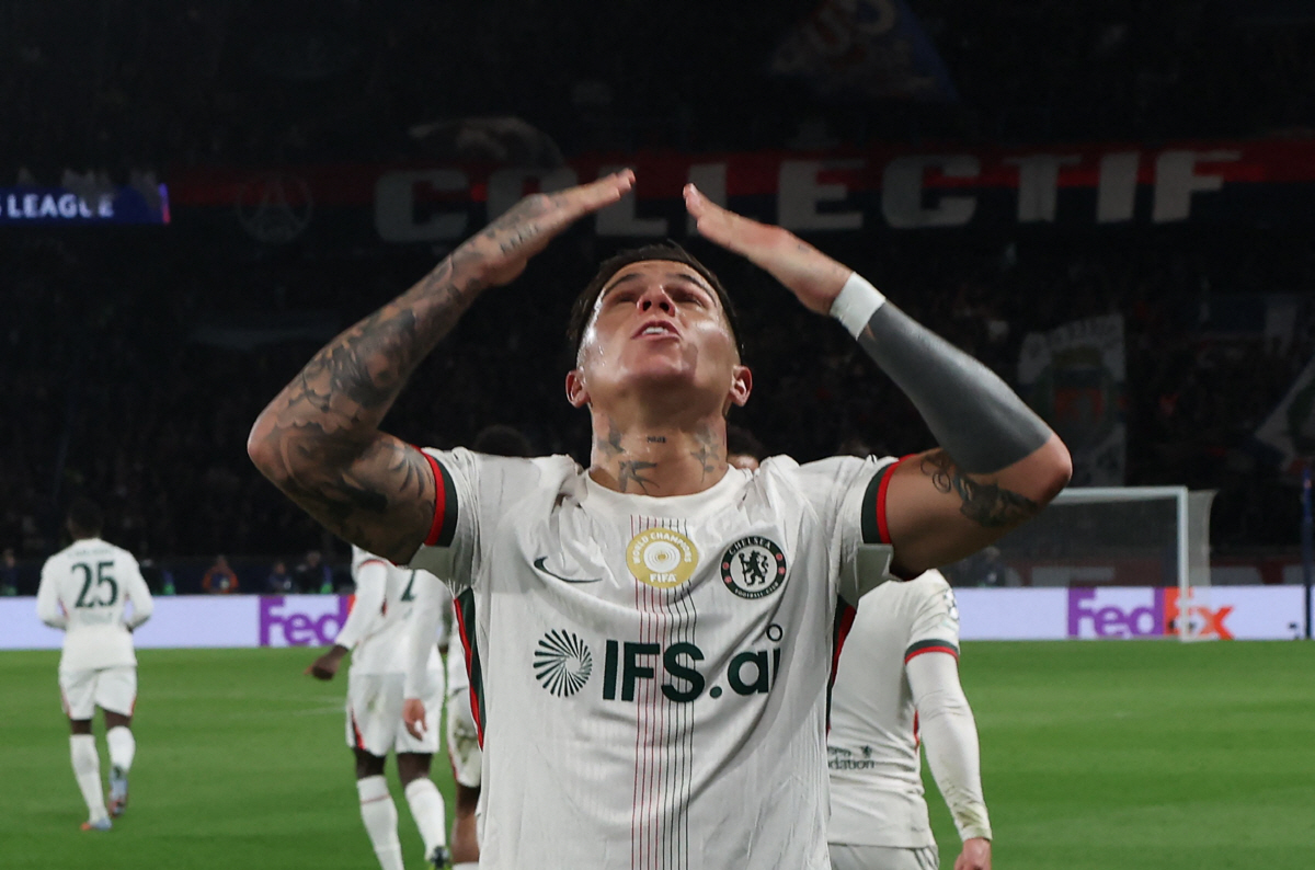 "자꾸 선 넘네" '극대노' 첼시 감독.'레알 이적설X구단 저격' 스타 MF에 2경기 출장정지 철퇴