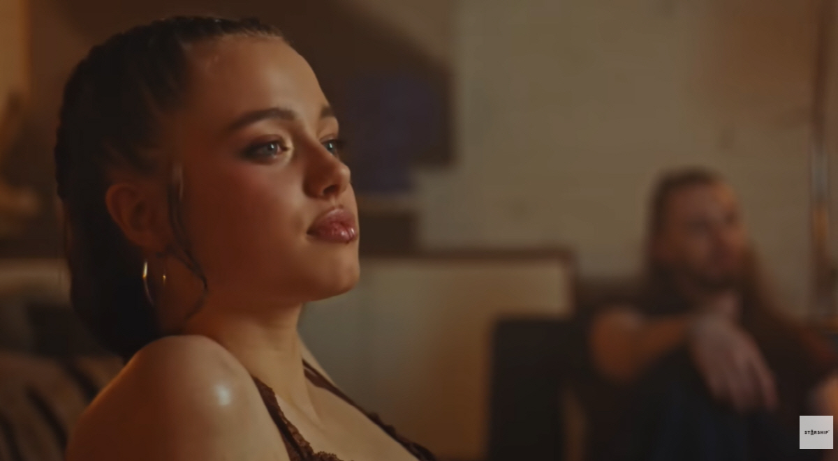 [공식] 안젤리나 졸리 딸 샤일로, 다영 뮤비 출연 비하인드..“오디션으로 뽑혔다”