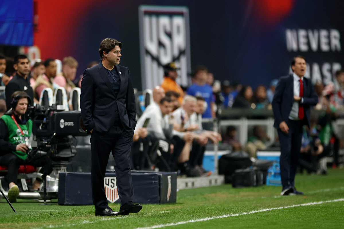 ATLANTA, GEORGIA - MARCH 28: Mauricio Pochettino, Head Coach of United States looks on during the International Friendly match between United States and Belgium at Mercedes-Benz Stadium on March 28, 2026 in Atlanta, Georgia. Jared C. Tilton/Getty Images/AFP (Photo by Jared C. Tilton / GETTY IMAGES NORTH AMERICA / Getty Images via AFP)