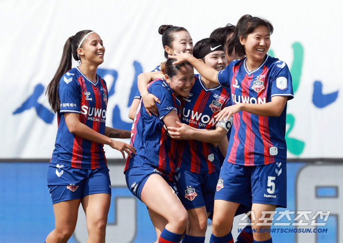 "하루히→최유리 골X'지메시' 861일만의 컴백" '亞4강' 수원FC위민, 서울시청에 2-1승![WK리그 개막전]