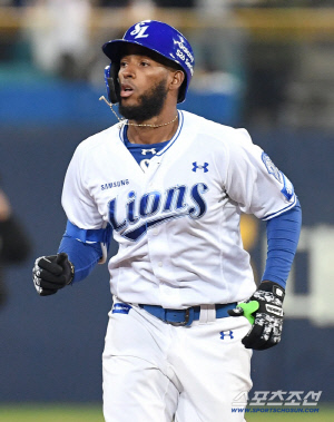 50홈런 Again? 130m 초대형 아치 쾅…효자 외인의 달리기, 이미 시작됐다 [수원현장]