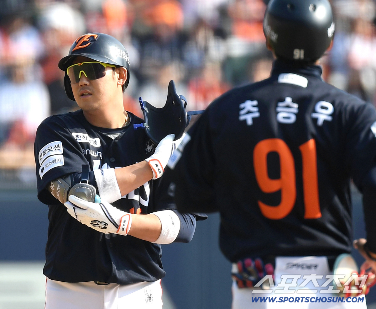 4일 잠실야구장에서 열린 KBO리그 두산과 한화의 경기. 6회 2타점 2루타 날린 한화 하주석. 잠실=송정헌 기자songs@sportschosun.com/2026.04.04/