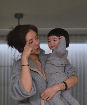 '이규혁♥' 손담비, '얼굴 막 쓰는' 딸 해이에 속상...