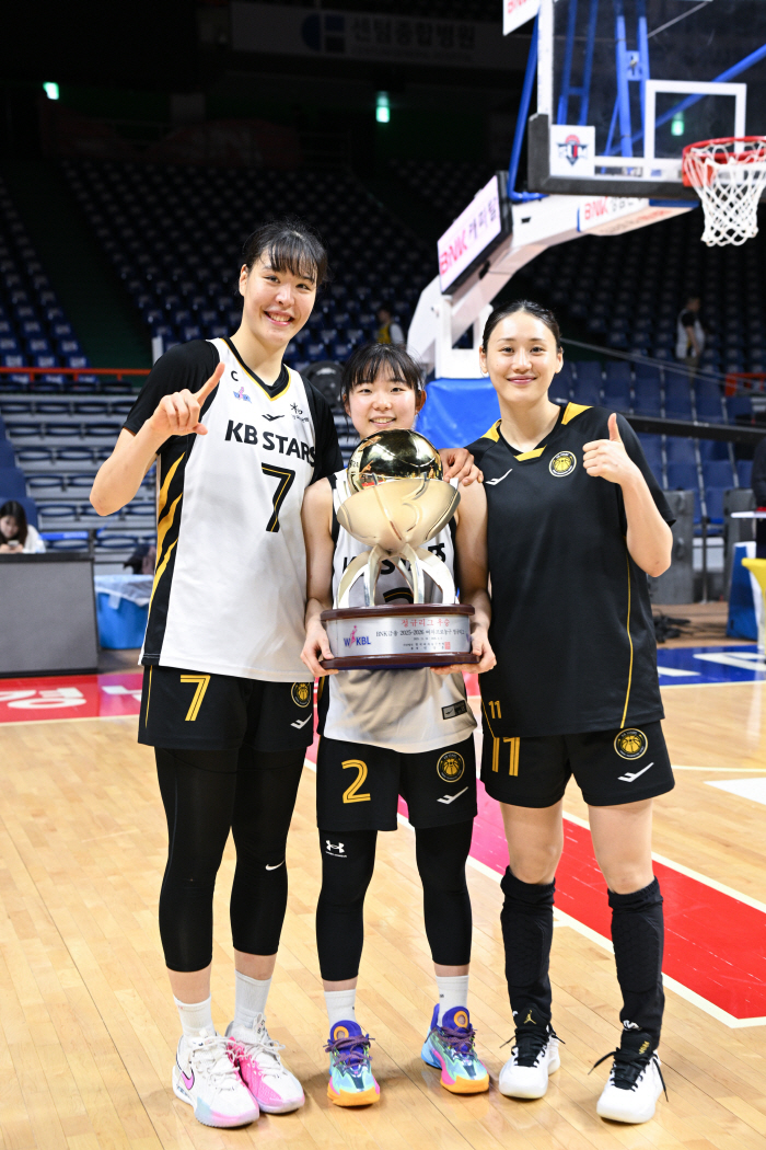 정규리그 MVP, KB스타즈 우승 이끈 '허강박 트리오'의 3파전일까? 아니면 누가?