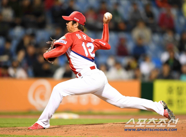 한화 이글스와 KIA 타이거즈의 2018 KBO 리그 주중 3연전 첫번째 경기가 10일 대전 한화생명이글스파크에서 열렸다. KIA 임창용대전=허상욱 기자 wook@sportschosun.com/2018.04.10/