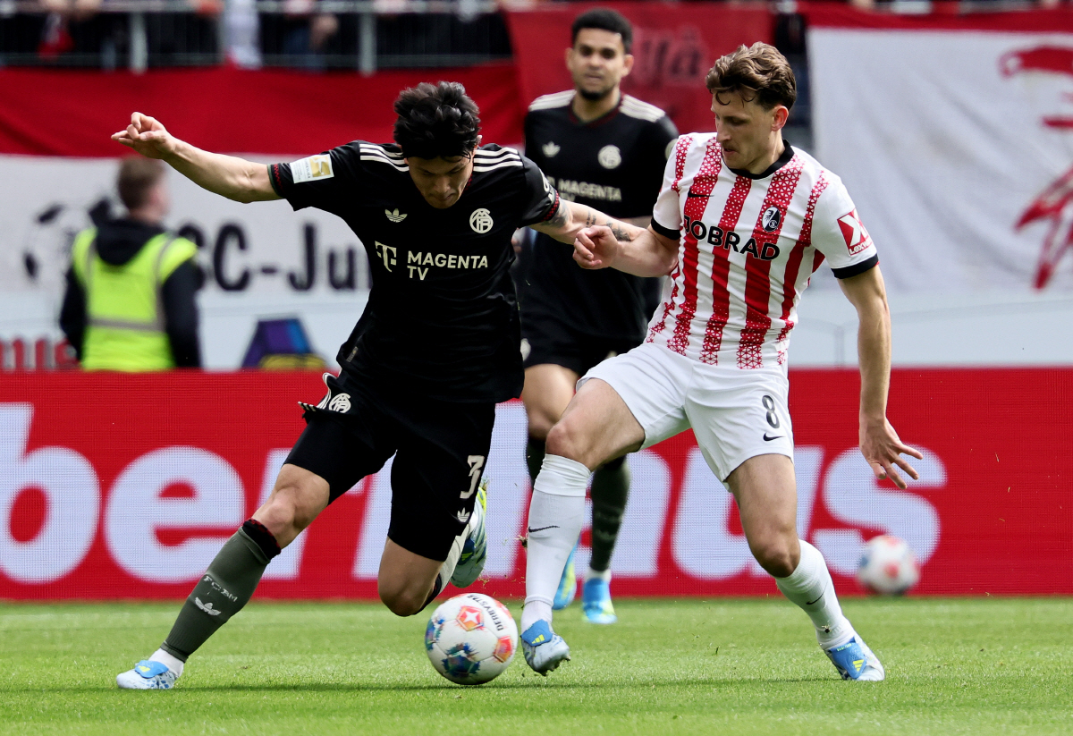 'A매치 후유증 없었다' 복귀하자마자 '프라이부르크전 선발→87분 활약' 김민재, 팀내 네번째 평점 '맹활약'...바이에른, 0-2→'추가시간 두 골' 3-2 대역전승