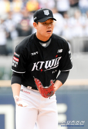 맞았다 하면 하루 2개? '홈런 짠돌이' 국대 우완 대반전…