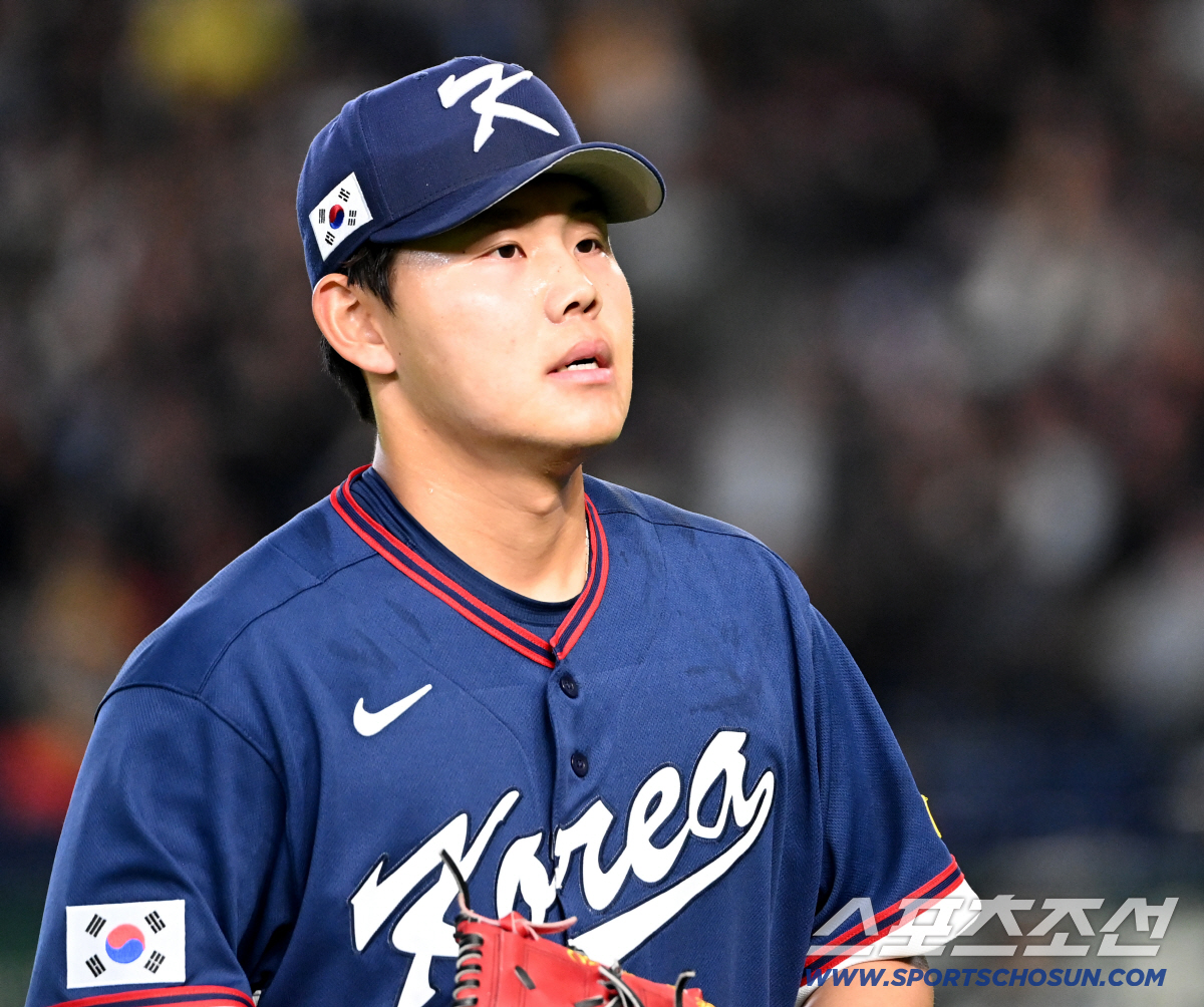 9일 일본 도쿄돔에서 열린 WBC(월드베이스볼클래식) 한국과 호주의 경기, 5회말 솔로홈런을 내주며 이닝을 끝낸 소형준이 더그아웃으로 향하고 있다. 도쿄(일본)=허상욱 기자wook@sportschosun.com/2026.03.09/