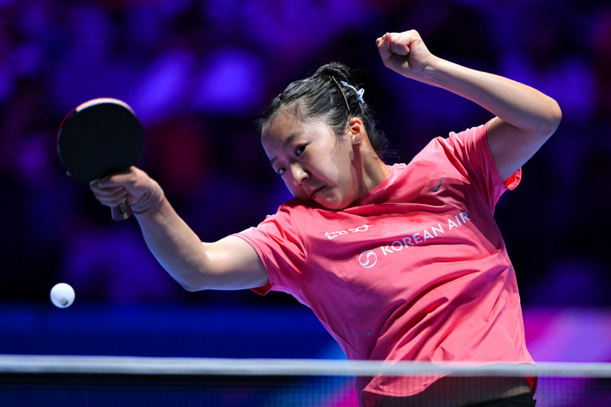 "만리장성 멘붕 부른 신유빈의 미친 랠리" 세계2위 왕만유와 대혈투끝 2대4패...사상 첫 女단식 동메달로 마무리[ITTF 월드컵 마카오]