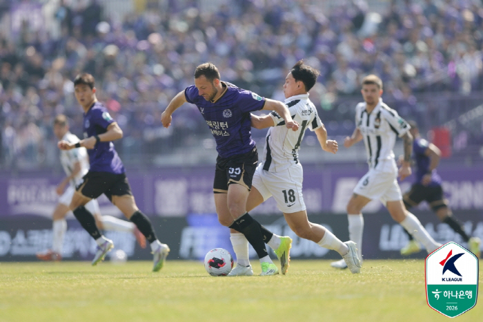 개막 5연승은 불발, 그럼에도 5경기 무패 질주! 서울-안양, 올 시즌 첫 맞대결 1-1 무승부[K리그1 현장리뷰]