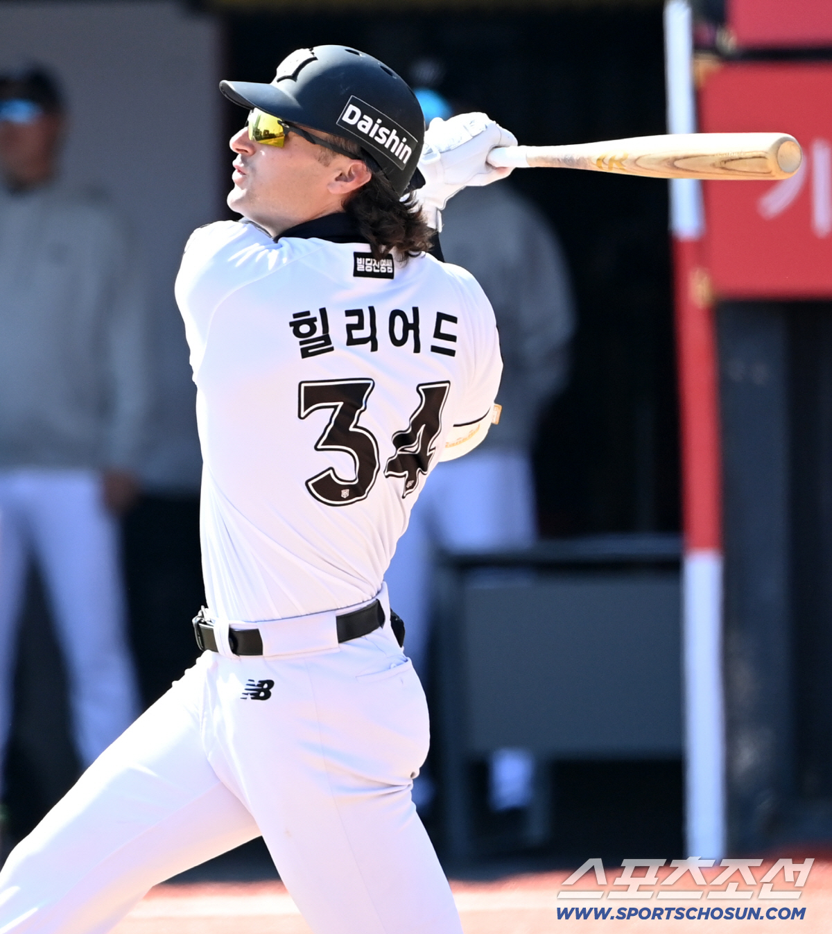 5일 수원KT위즈파크에서 열린 삼성과 KT의 경기. 3회말 1사 만루 KT 힐리어드가 1타점 희생플라이를 치고 있다. 수원=허상욱 기자wook@sportschosun.com/2026.04.05/