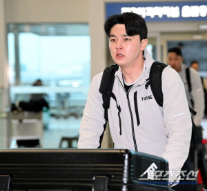 '이럴수가 9실점인데 자책점 0이라니...'이민호, 실책 3개에 무너진 1.1이닝 충격