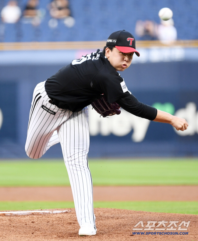 2023 KBO리그 NC 다이노스와 LG 트윈스의 경기가 22일 창원NC파크에서 열렸다. LG 이민호가 역투하고 있다. 창원=박재만 기자pjm@sportschosun.com/2023.06.22/