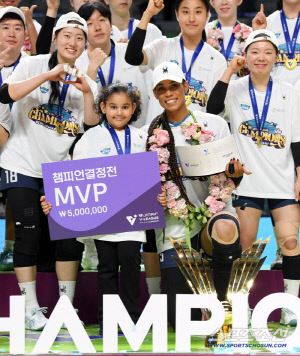 딸이 열어준 우승 마지막 여정, '슈퍼 우먼' 실바의 완벽했던 하루…