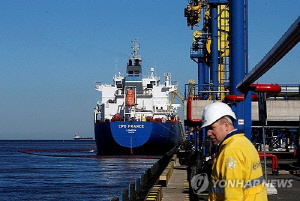 러 발트해 석유 수출항, 우크라 피격 이후 선적 재개