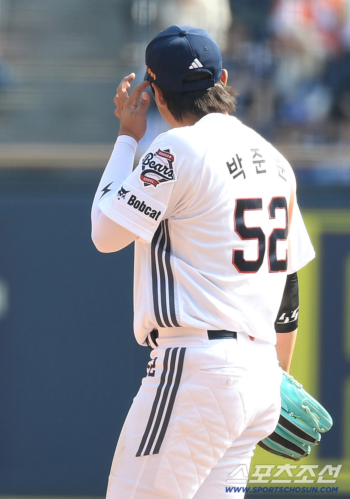 4일 잠실야구장에서 열린 KBO리그 두산과 한화의 경기. 5회초 1사 1, 2루 수비 실책을 저지른 두산 2루수 박준순. 잠실=송정헌 기자songs@sportschosun.com/2026.04.04/