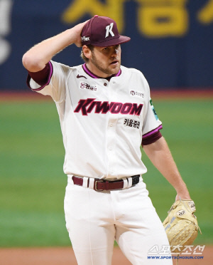 '안우진 올 때까지' 플랜→"4월만 버텨다오"…현실은 2승6패 '만루포 치고도 졌다' 깊어지는 시름