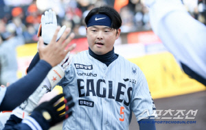 '50억 FA'에 자리 내줬다고?…한화가 '강팀'으로 가는 길, 이런 선수 필요하다