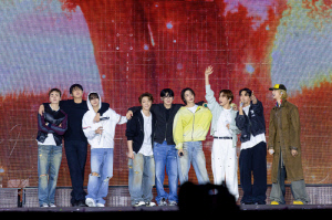 [공식] 세븐틴, 플레디스와 13명 전원 재계약 "캐럿 위해"