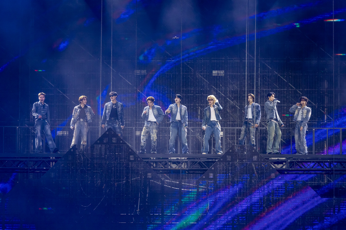 [공식] 세븐틴, 플레디스와 13명 전원 재계약 "캐럿 위해"