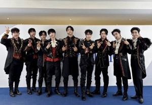 슈퍼주니어, 공연서 관객 추락사고…SM 