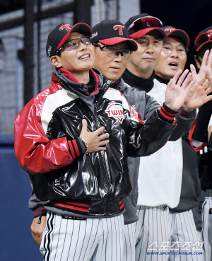 극한직업 감독의 심장테스트...만루홈런→연속 볼넷→그래도 LG가 이겼다 [고척 현장]