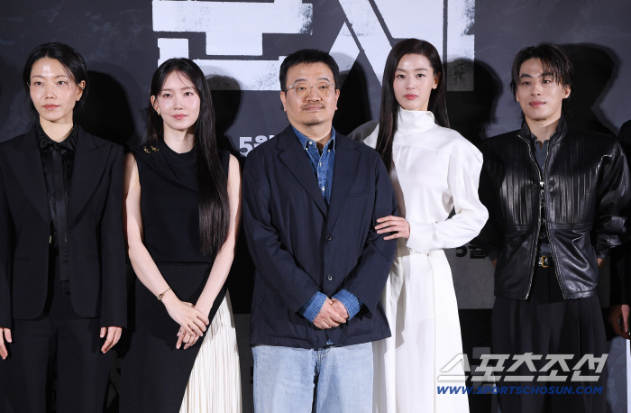 연상호 감독 "'군체' 수위? 초5 딸도 좋아해, 가족이 볼 수 있는 영화"