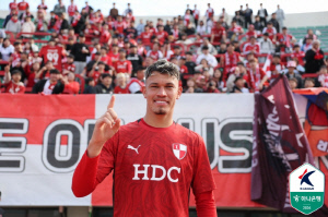 부산 파주 돌풍의 이유는 외국인...'득점 도움 1위' 크리스찬 '라리가 18골' 바스톤 파괴력 입증