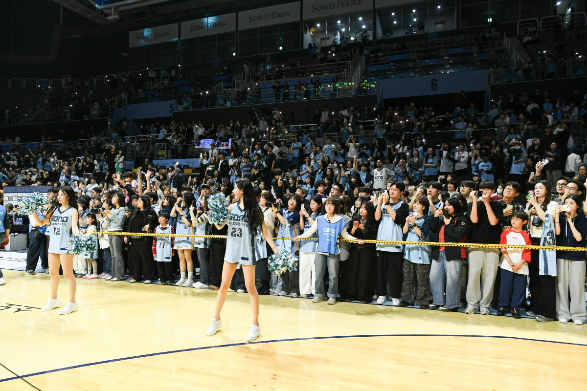 "삼위일체" 소노의 '언더독 반란' 더 값진 이유…감독-선수-구단 '믿음-칭찬 릴레이', 최초 10연승+PO행 기록적인 역사 만들어
