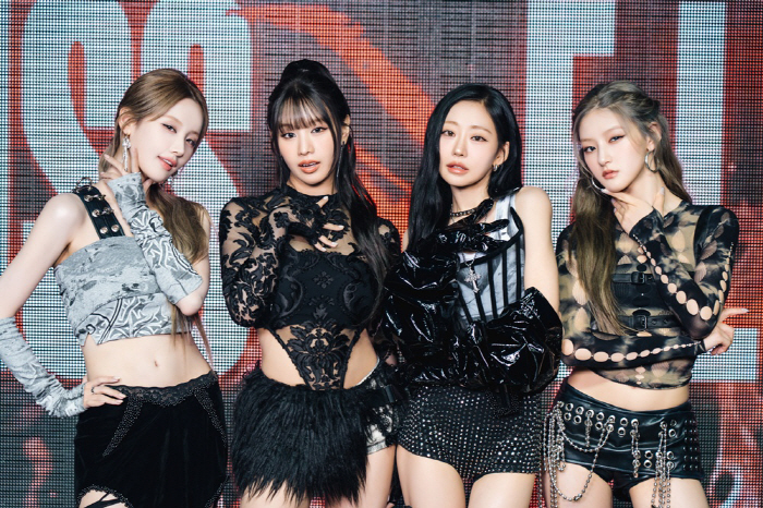 [SC현장]우리가 누구냐고? 대답 대신…키스오브라이프, 무대로 증명한 '후 이즈 쉬'(종합)