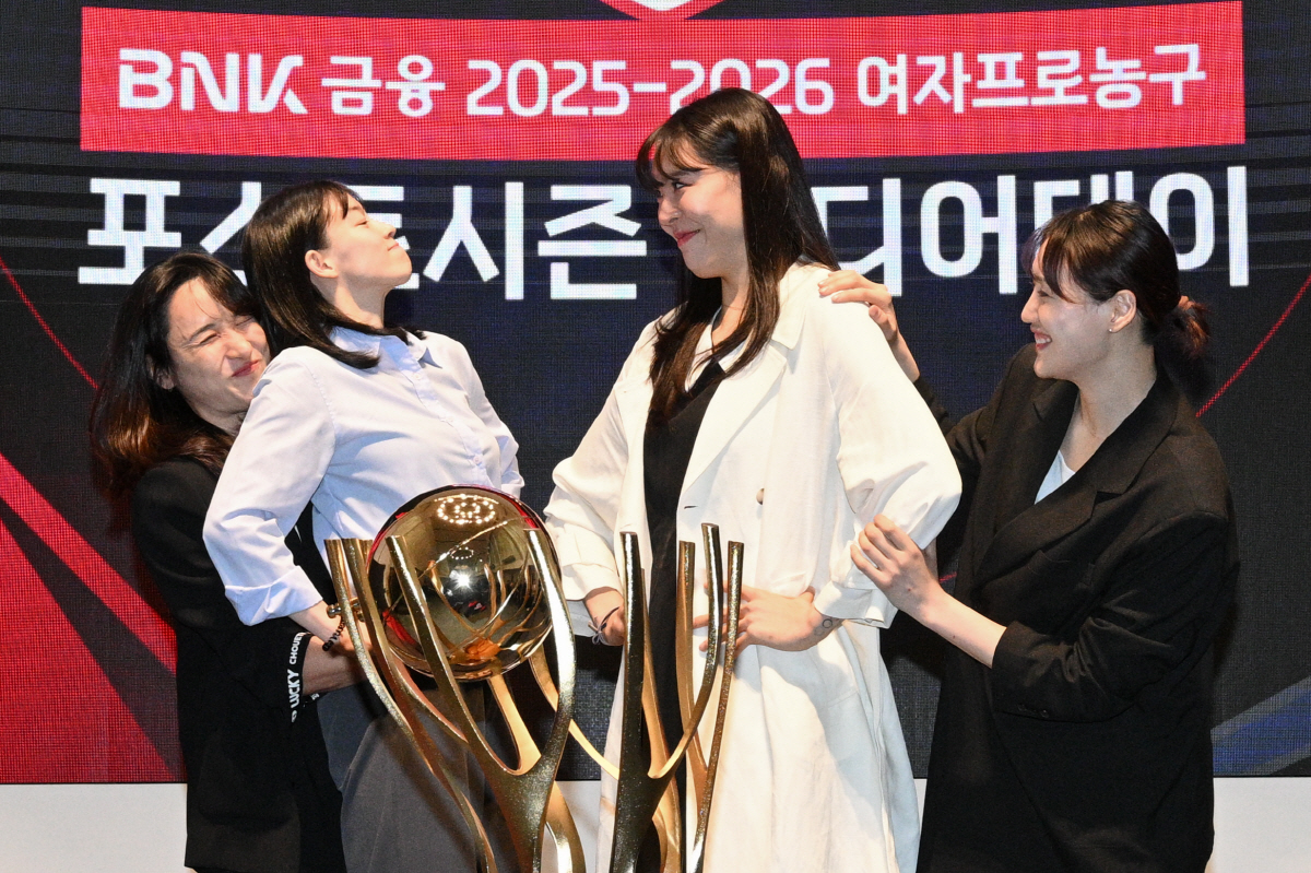 강력한 통합우승 후보 KB스타즈, 나머지 3개팀도 순순히 물러나진 않겠다