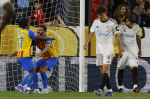 충격! '강등 위기' 세비야 선수단, 팬들로부터 살해 협박 받았다…훈련장 봉쇄 조치