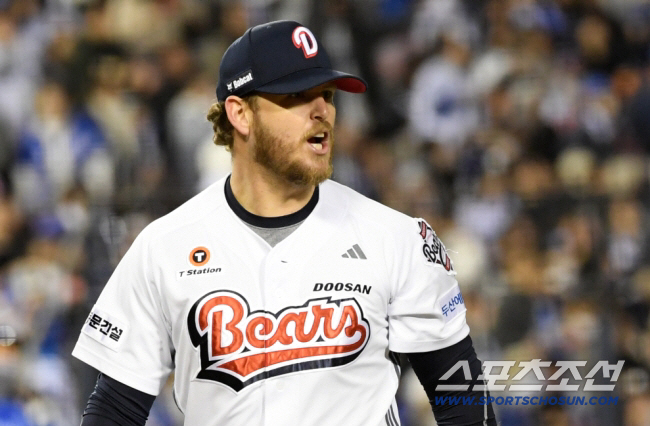 지난 3월 28일 잠실구장에서 열린 두산 베어스와 삼성 라이온즈의 경기. 7회초 2사 3루 삼성 박병호를 외야 뜬공 처리한 두산 콜어빈이 신경전을 벌이고 있다. 잠실=박재만 기자 pjm@sportschosun.com