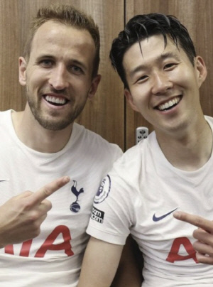 '토트넘 거품' 만든 역대급 듀오 여전하다...손흥민, '부상 위협 태클' '기량 하락' 논란에도 맹활약→케인, 발목 부상에도 이른 복귀 성공