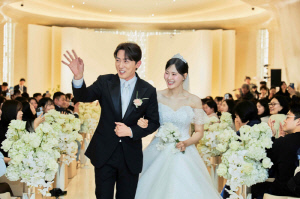 김원훈♥엄지윤, 결혼 하루만 이혼했지만…3천만 원 기부 선언 "새출발 위해" [일문일답]