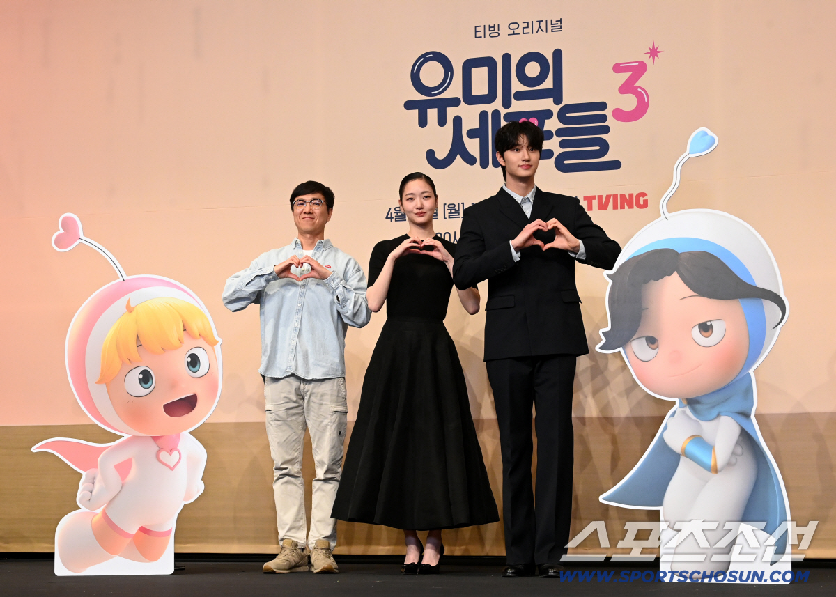 7일 서울 더링크호텔에서 열린 티빙 오리지널 '유미의 세포들 시즌3'의 제작발표회. 이상엽 감독, 김고은, 김재원이 포토타임을 갖고 있다.허상욱 기자wook@sportschosun.com/2026.04.07/