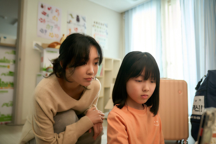 이쯤 되면 연상호의 뮤즈..'군체' 신현빈일 수밖에 없는 이유