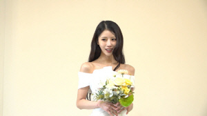 이미주, 신부 관리 받더니 웨딩 드레스 입었다...
