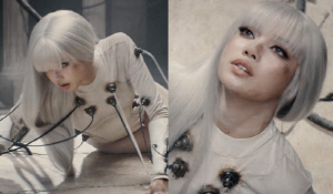 금발 리사, 몸에 장치 꽂고 파격 변신…글로벌 테크노 거장과 신곡 예고