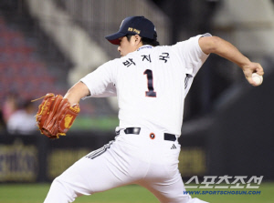 최원준→플렉센→박치국 줄부상... 두산 마운드, 개막 초부터 무너졌다[잠실 현장]