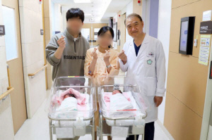 조기 수축 세쌍둥이 산모, 헬기로 긴급 이송…무사히 출산