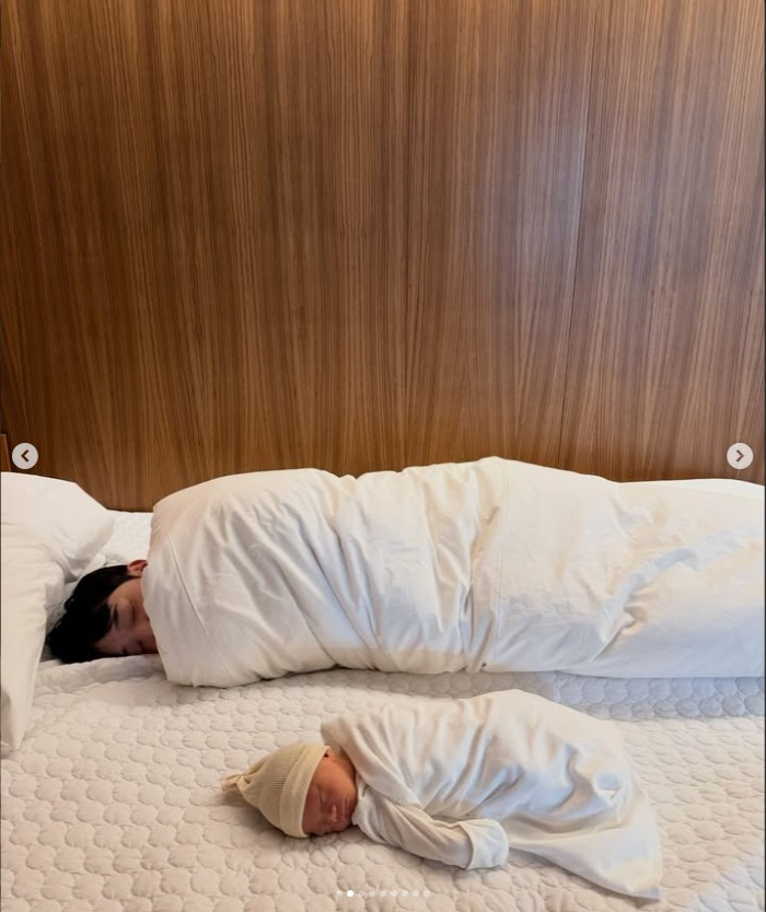 야옹이 작가, 출산 후에도 '뼈말라 미모' 여전…"둘째子도 이미 완성형"