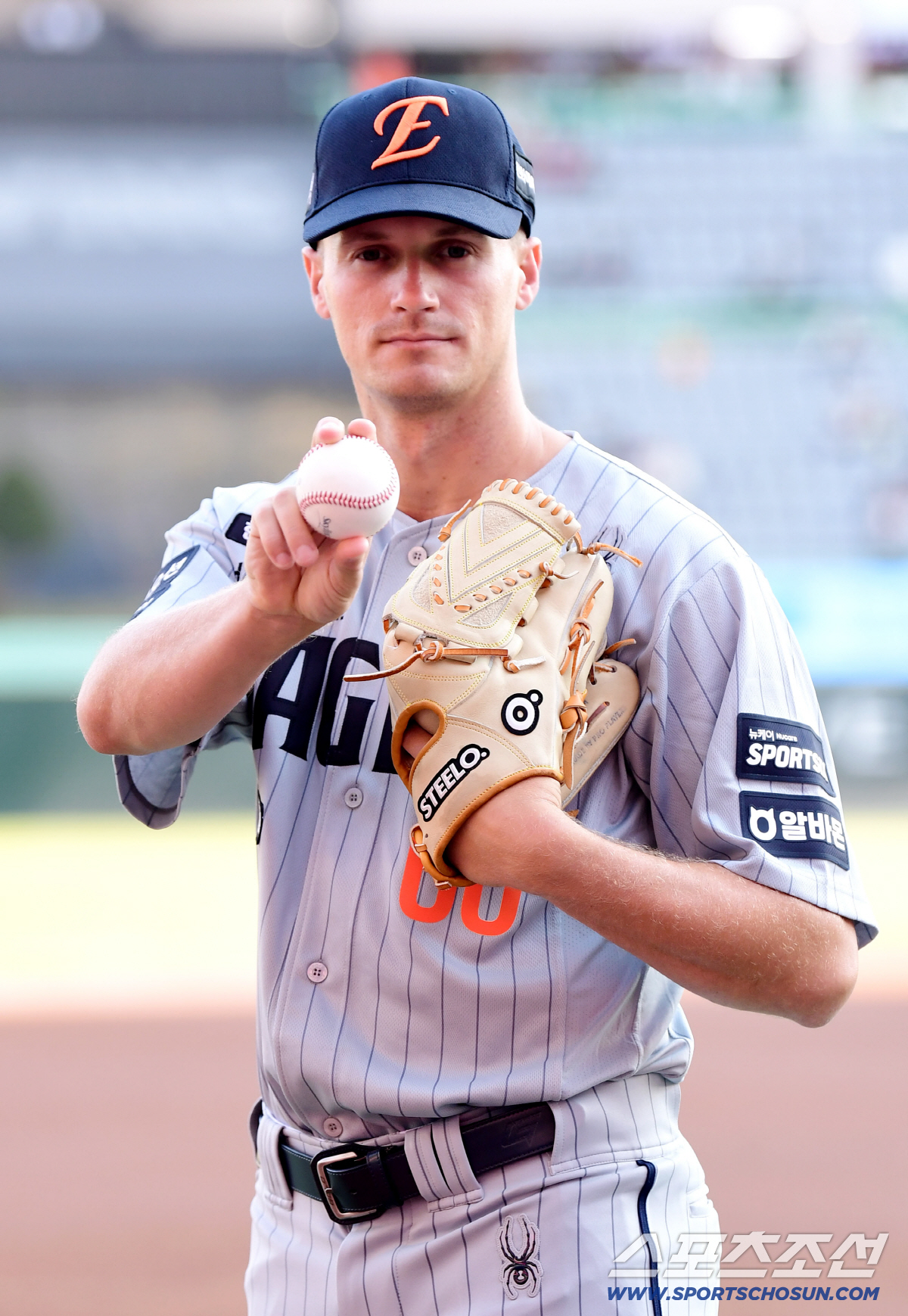 7일 인천 SSG랜더스필드에서 열리는 SSG와 한화의 경기. 포토타임 포즈를 취하고 있는 한화 새로운 외국인투수 쿠싱. 인천=송정헌 기자songs@sportschosun.com/2026.04.07/