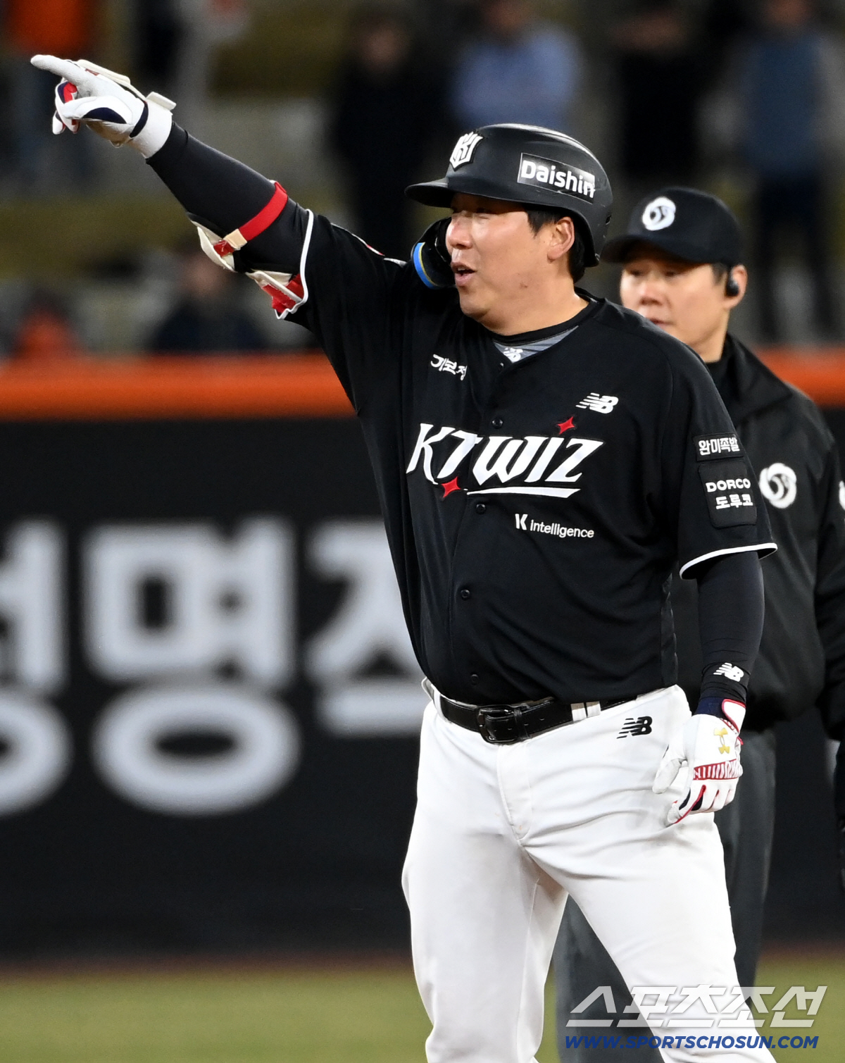 1일 대전한화생명볼파크에서 열린 KT와 한화의 경기. 9회초 2사 만루 KT 김현수가 3타점 2루타를 치고 기뻐하고 있다. 대전=허상욱 기자wook@sportschosun.com/2026.04.01/