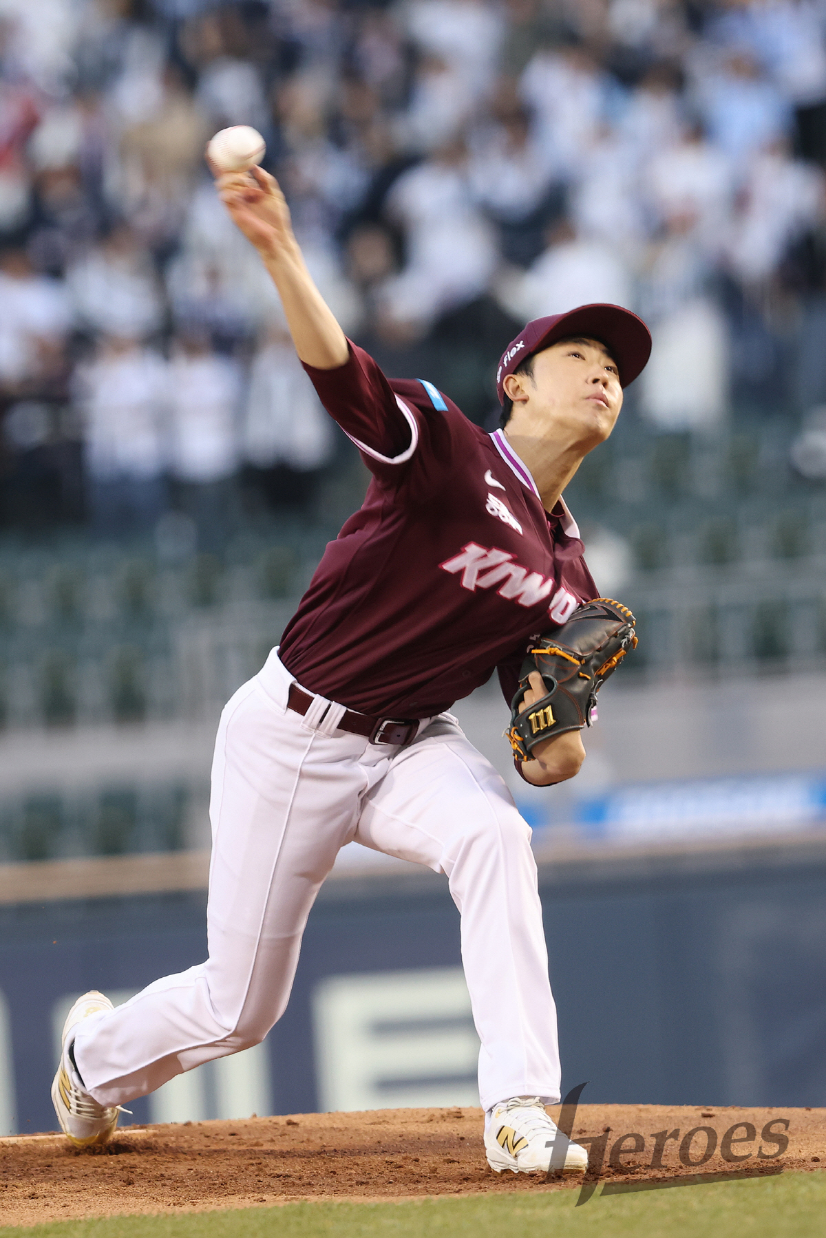 "도대체 어디서 이런 보물"…팀 수렁에서 구한 '이적생', 5선발 확정?→줄부상 악몽 찢은 키움 마운드 '희망'