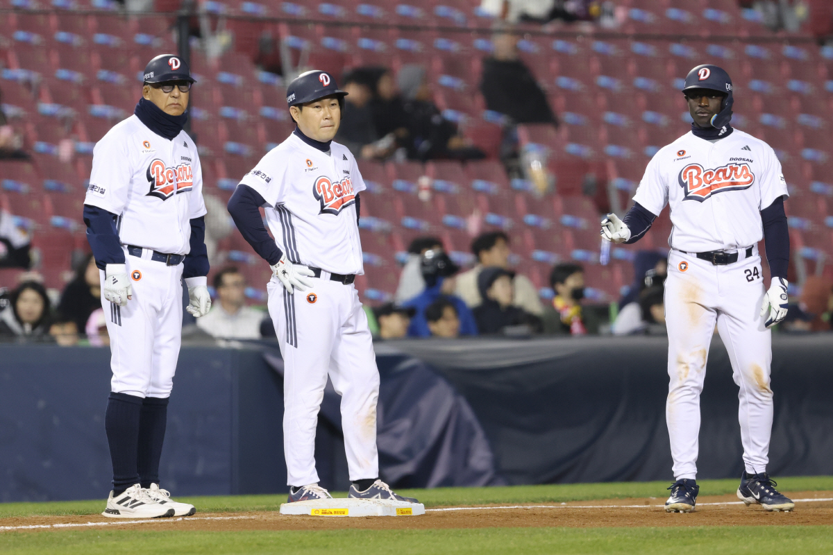 타율 0.094 추락에 포일·주루 참사까지…'국보급 안방마님' 양의지, '붙박이 4번'도 부담스럽다